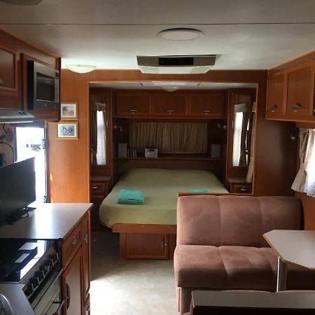 Отель Comfortable Caravan Куктаун Экстерьер фото