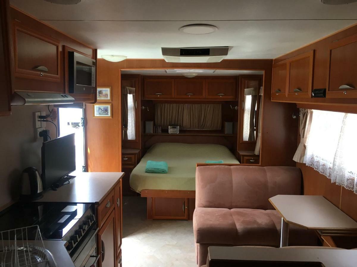 Отель Comfortable Caravan Куктаун Экстерьер фото