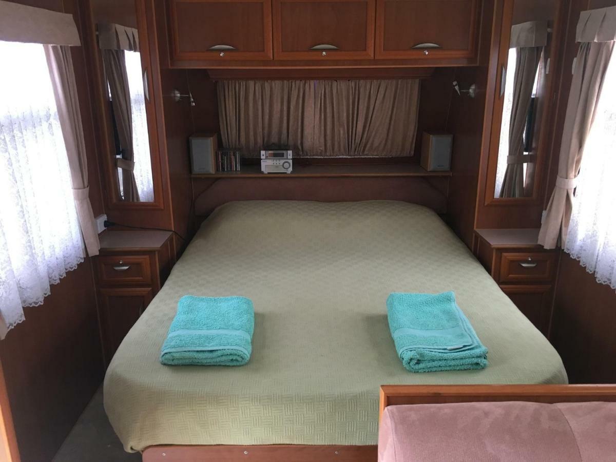 Отель Comfortable Caravan Куктаун Экстерьер фото